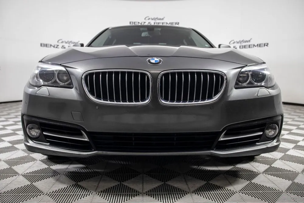 BMW 5 Series photo 5