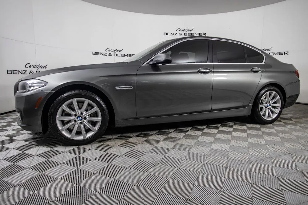BMW 5 Series photo 9