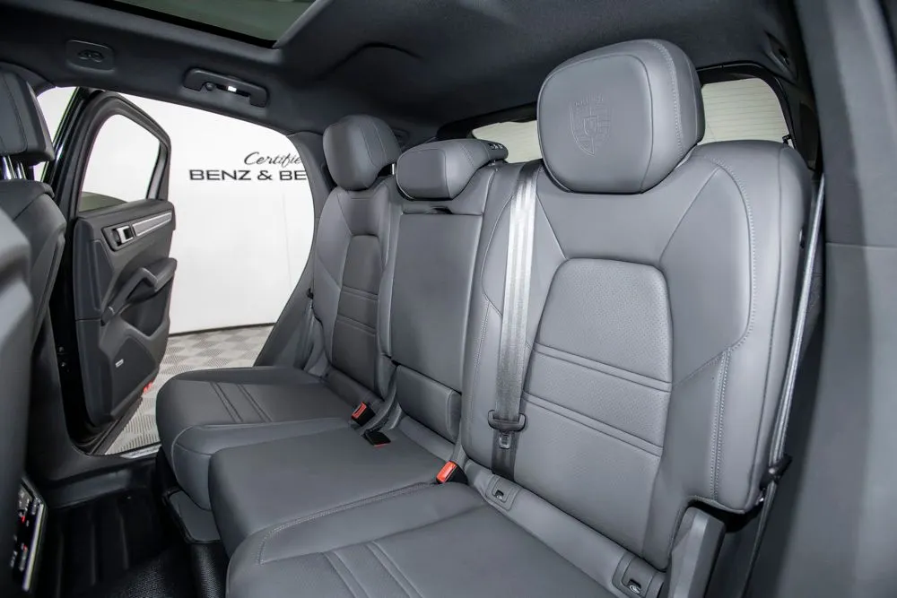 Porsche Cayenne photo 14