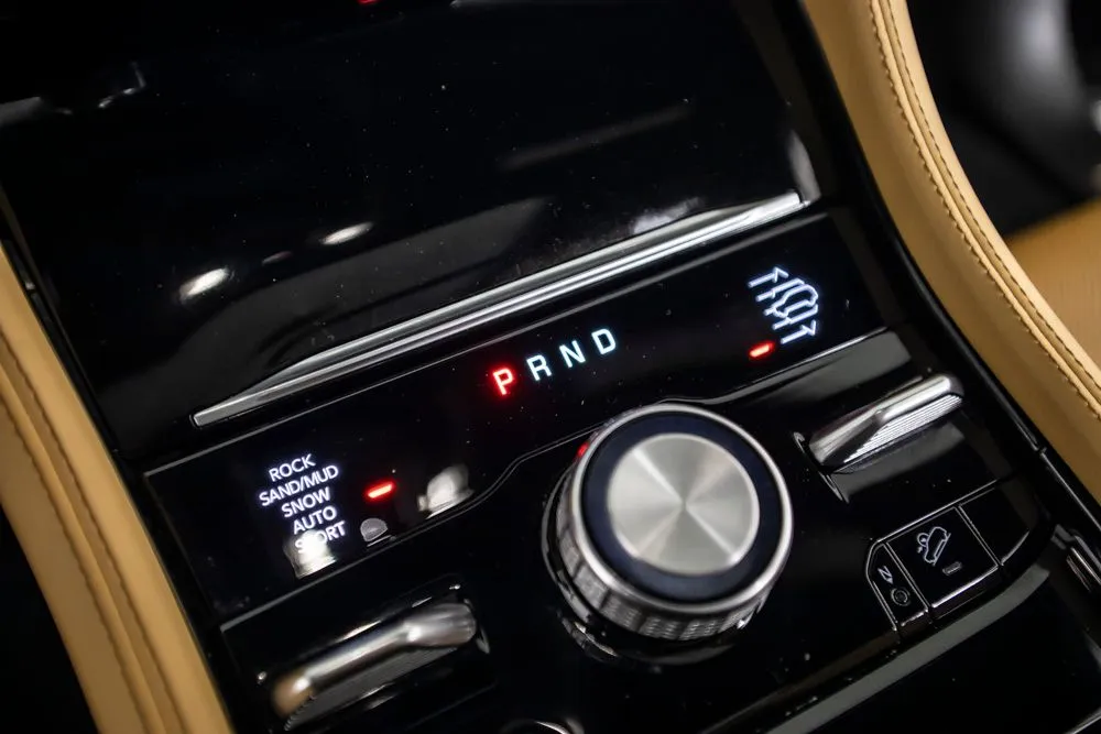 Jeep Grand Cherokee photo 32