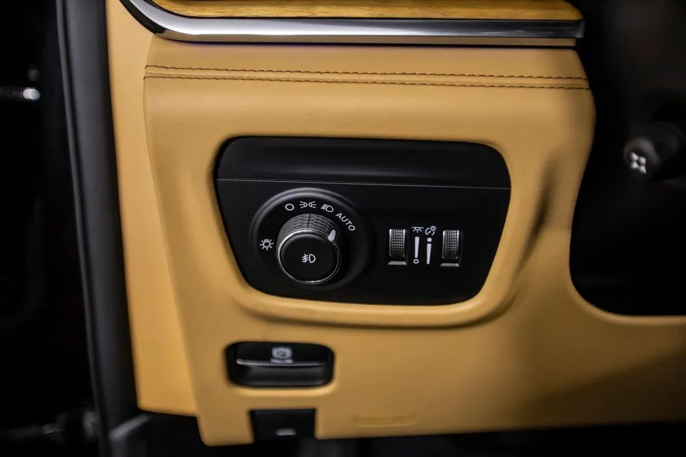 Jeep Grand Cherokee photo 42