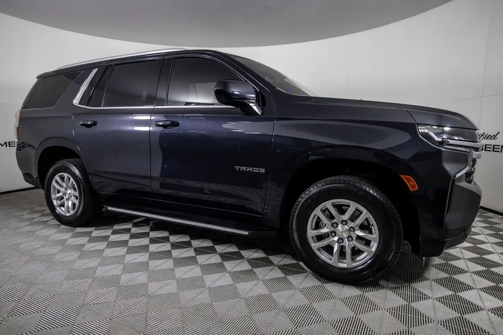 Chevrolet Tahoe photo 2