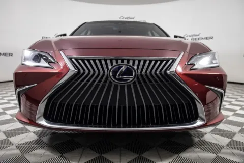 More photos of 2021 Lexus ES 300h at Certified Benz & Beemer, AZ