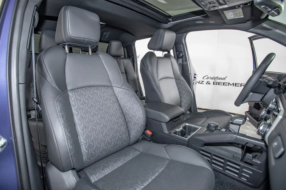 Toyota Tacoma photo 15
