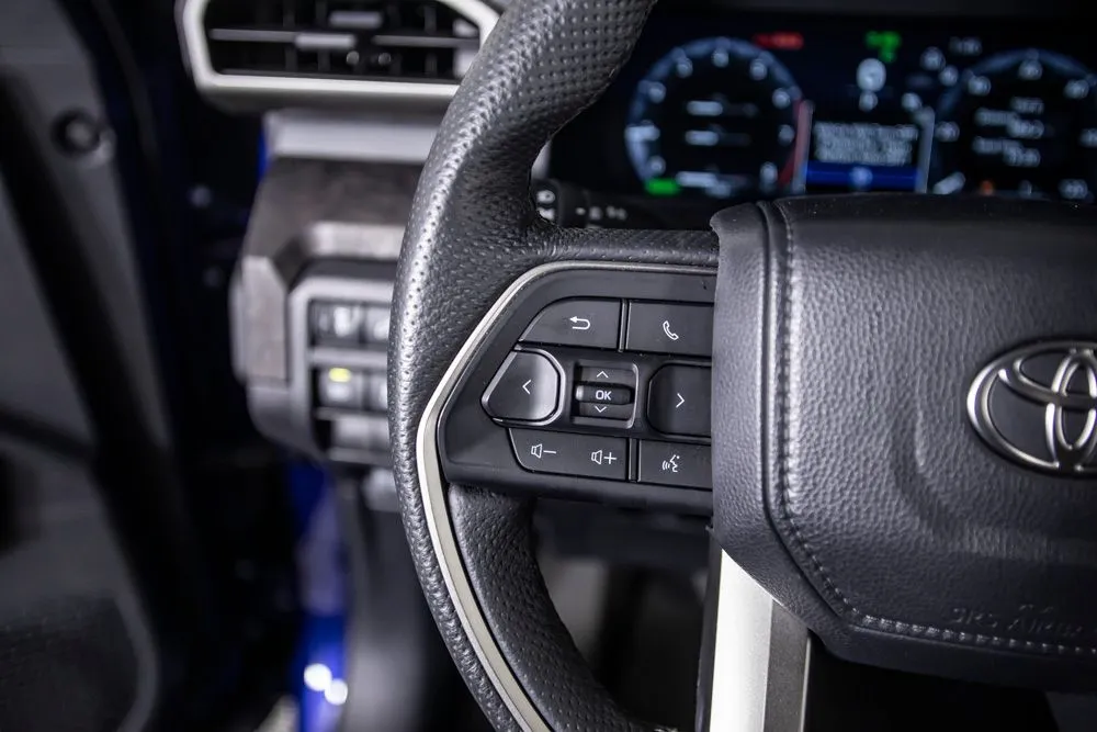 Toyota Tacoma photo 33