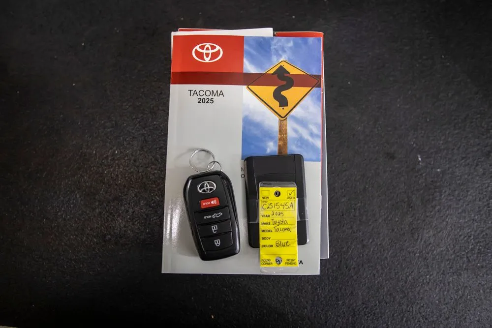 Toyota Tacoma photo 42