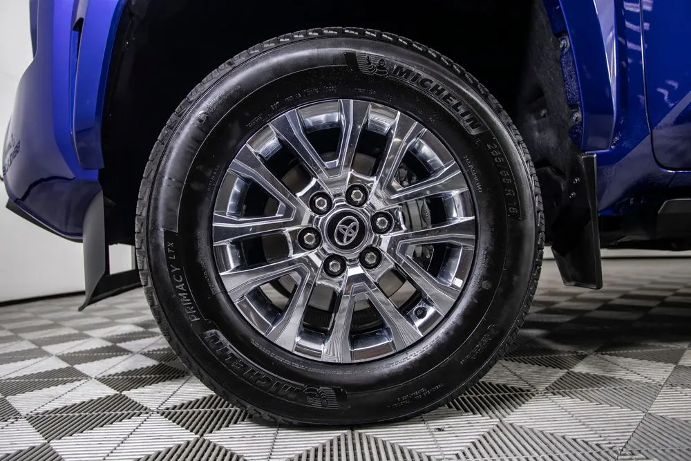 Toyota Tacoma photo 35