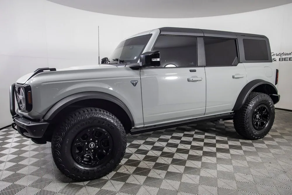 Ford Bronco photo 9