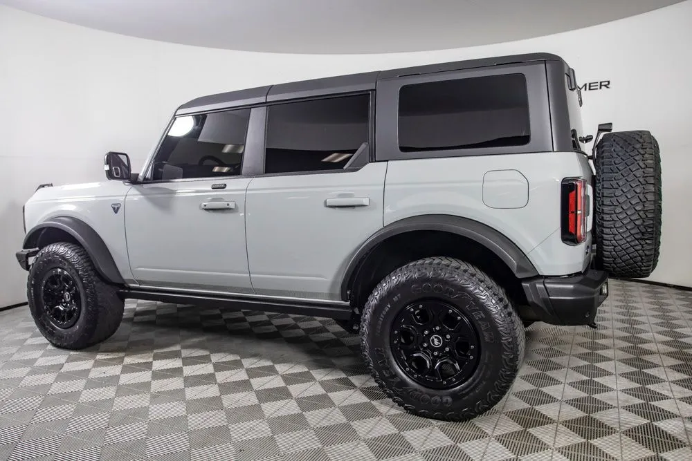 Ford Bronco photo 11
