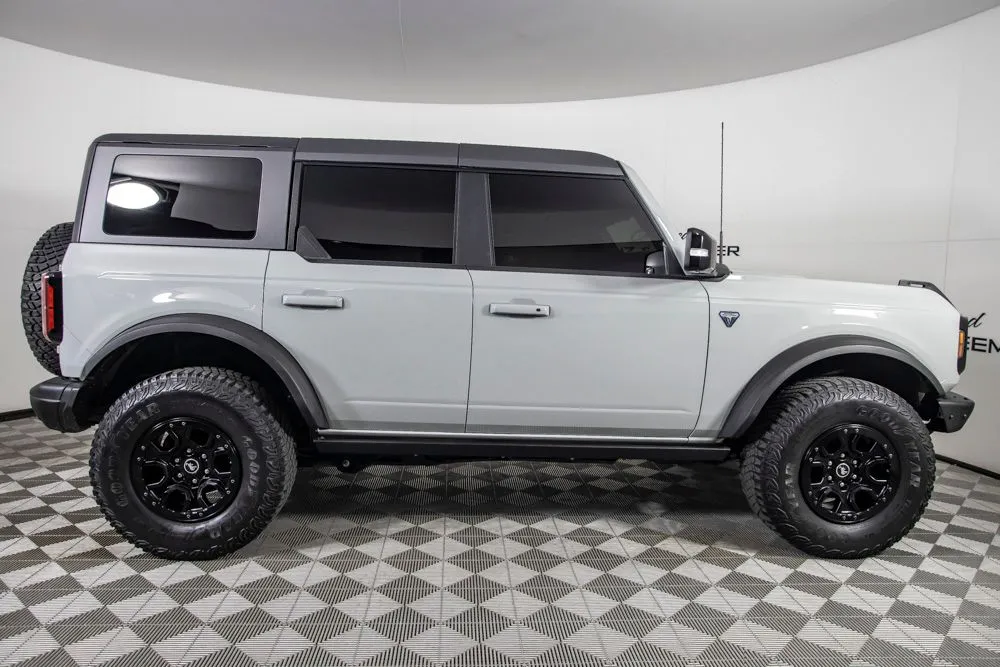 Ford Bronco photo 3