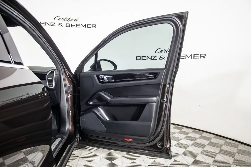 Porsche Cayenne photo 19