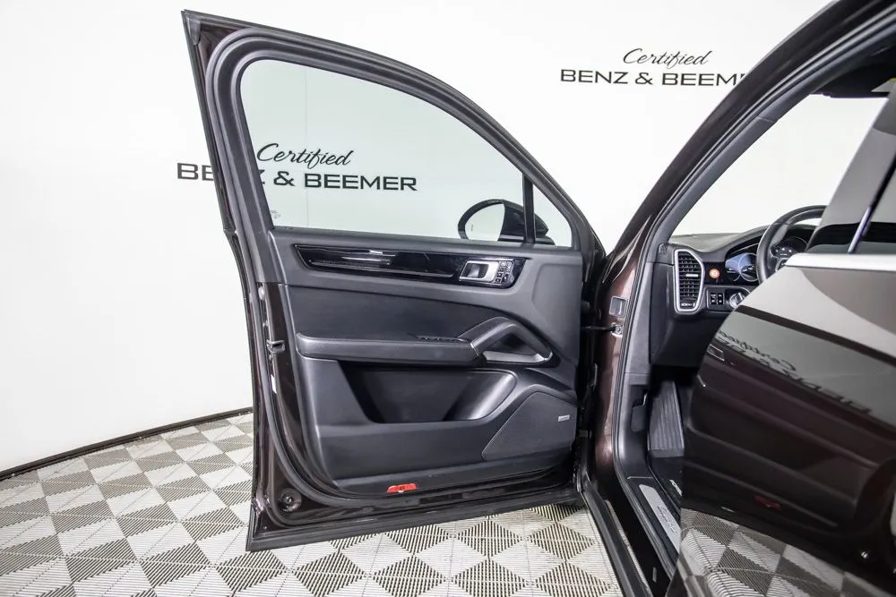 Porsche Cayenne photo 17