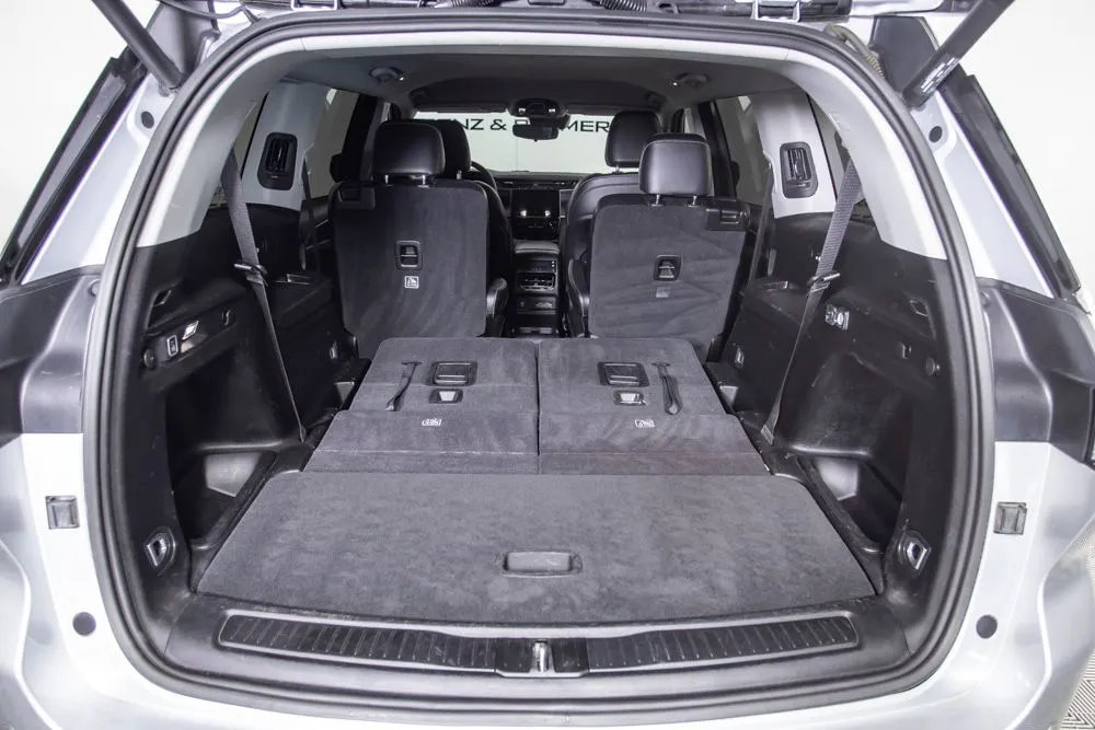 Jeep Grand Cherokee L photo 9