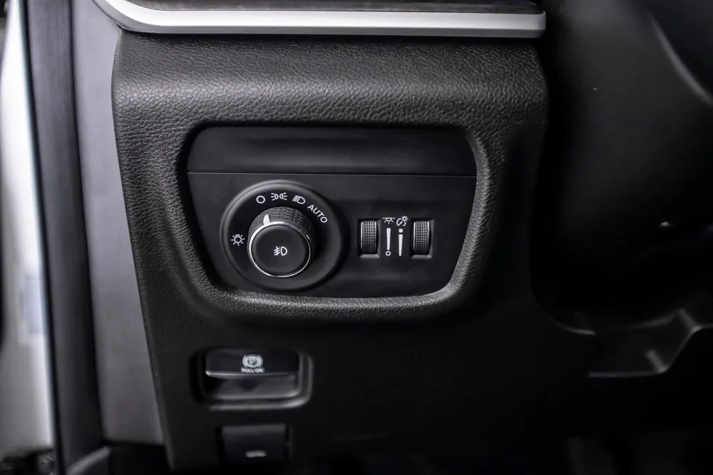 Jeep Grand Cherokee L photo 39