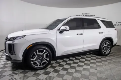 More photos of 2025 Hyundai Palisade Limited at Certified Benz & Beemer, AZ