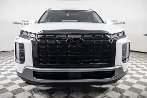 More photos of 2025 Hyundai Palisade Limited at Certified Benz & Beemer, AZ