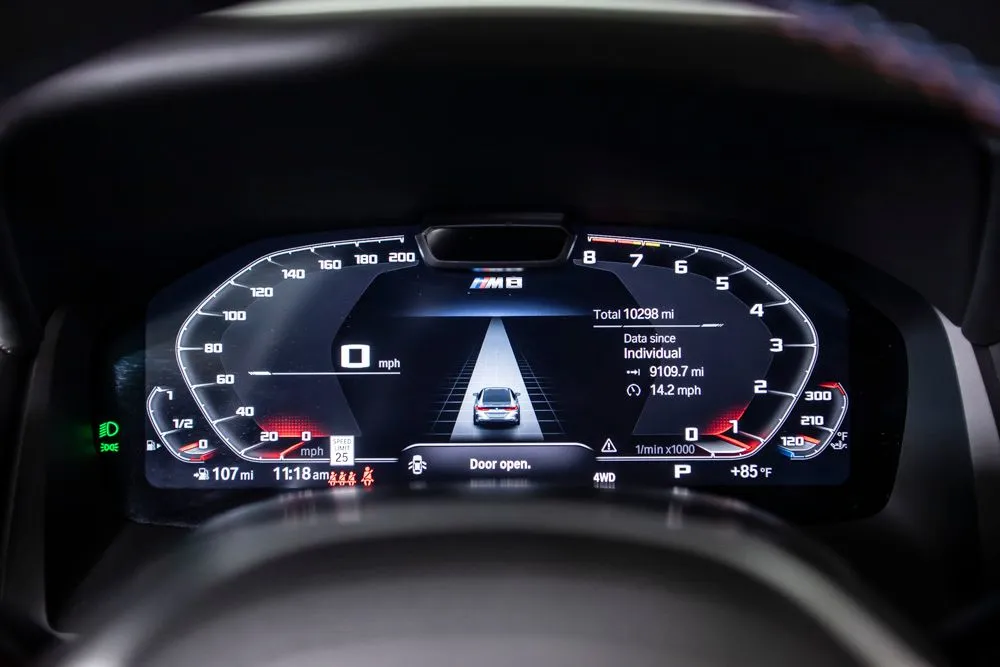 BMW M8 photo 27