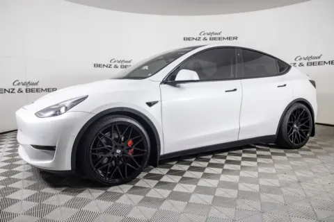 More photos of 2022 Tesla Model Y Performance at Certified Benz & Beemer, AZ