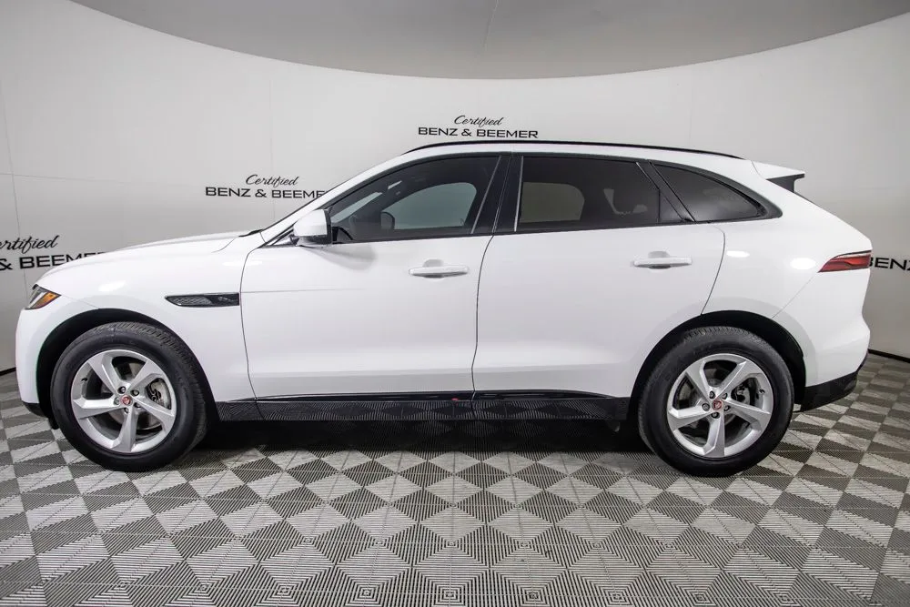 Jaguar F-PACE photo 10