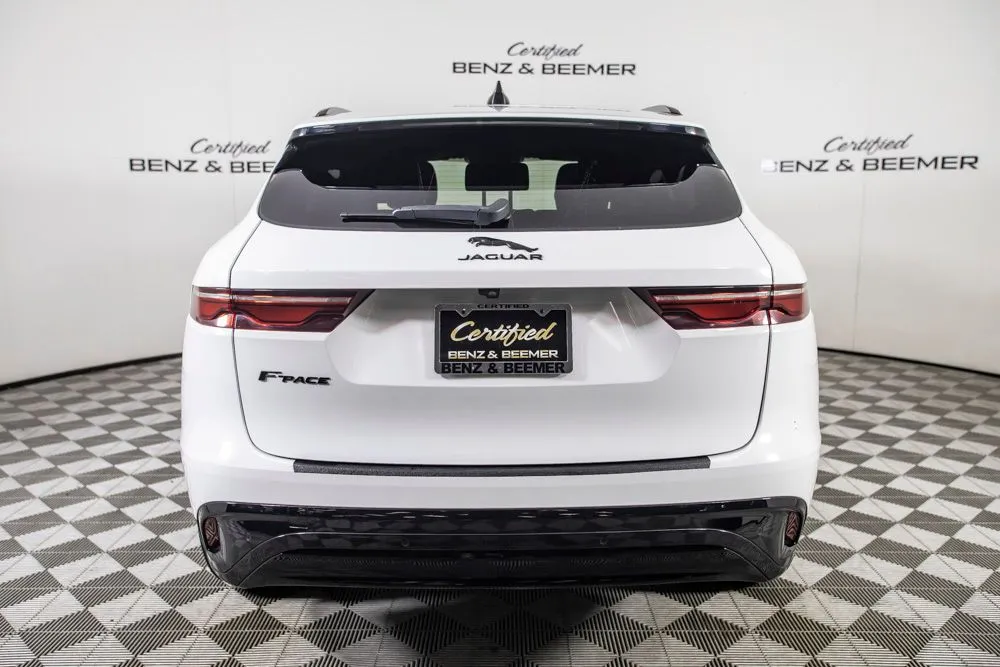 Jaguar F-PACE photo 7