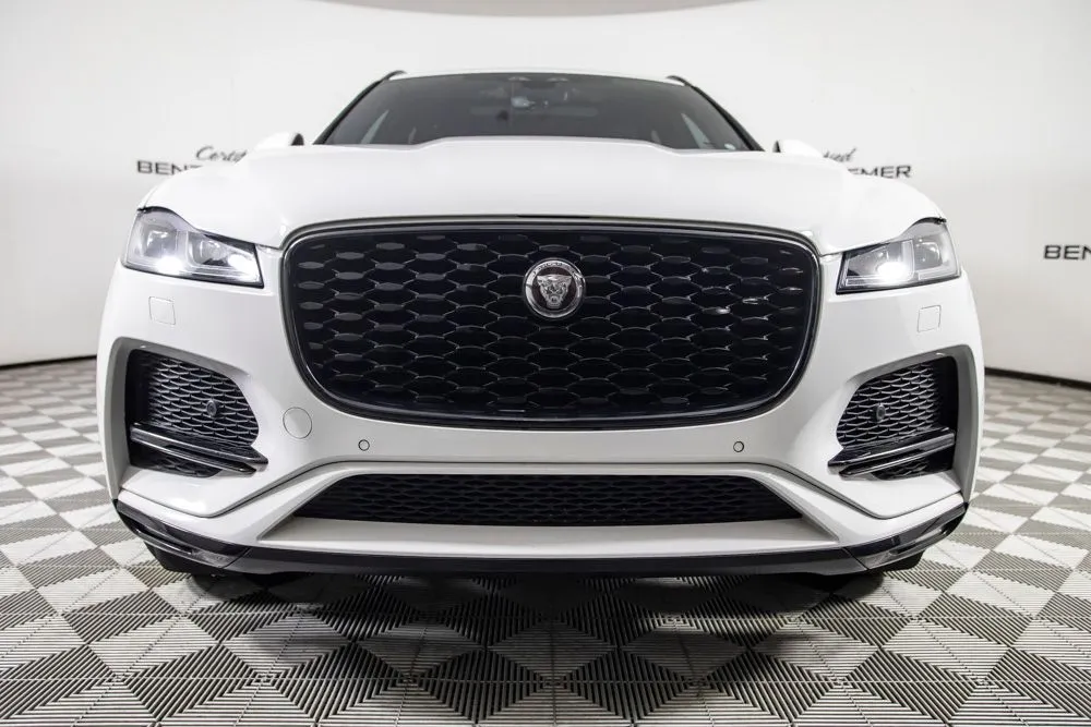 Jaguar F-PACE photo 5