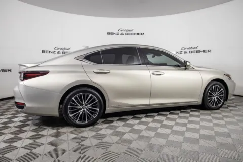 More photos of 2022 Lexus ES 300h at Certified Benz & Beemer, AZ