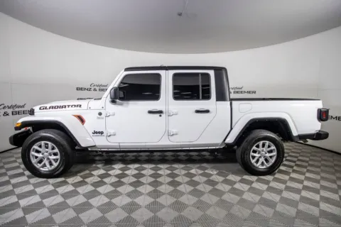 More photos of 2023 Jeep Gladiator Sport S at Certified Benz & Beemer, AZ