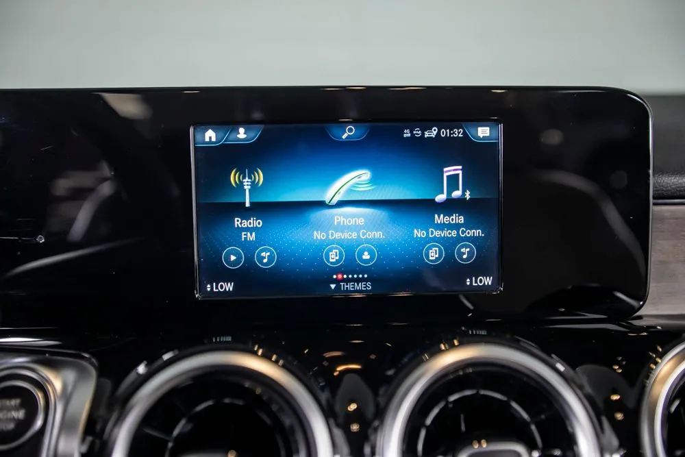 Mercedes-Benz GLB photo 23