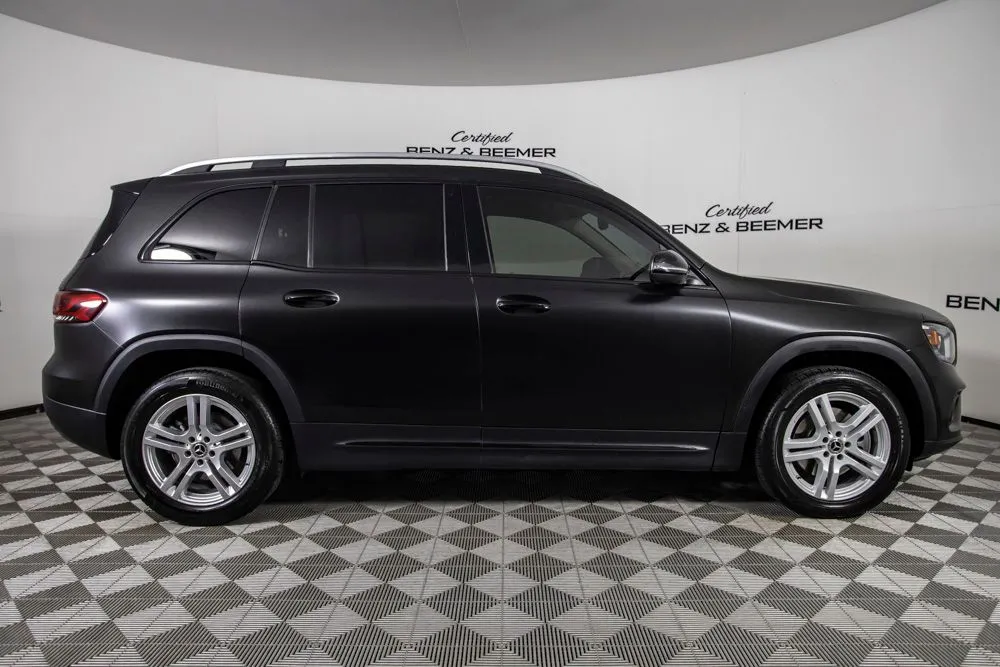 Mercedes-Benz GLB photo 3