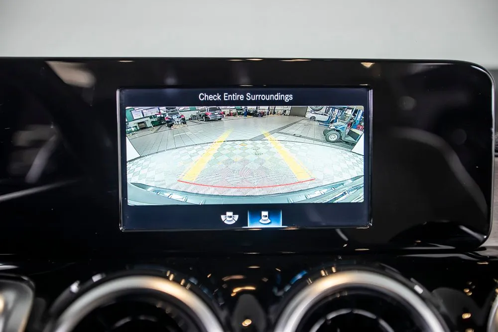 Mercedes-Benz GLB photo 25