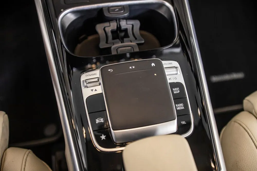 Mercedes-Benz GLB photo 29