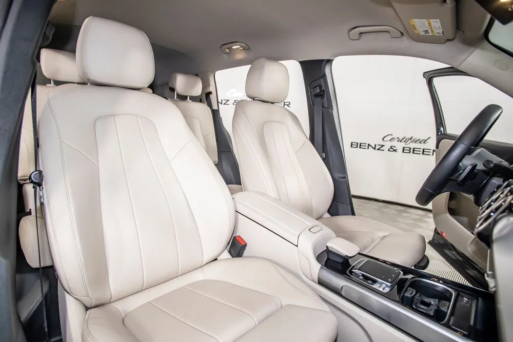 Mercedes-Benz GLB photo 16