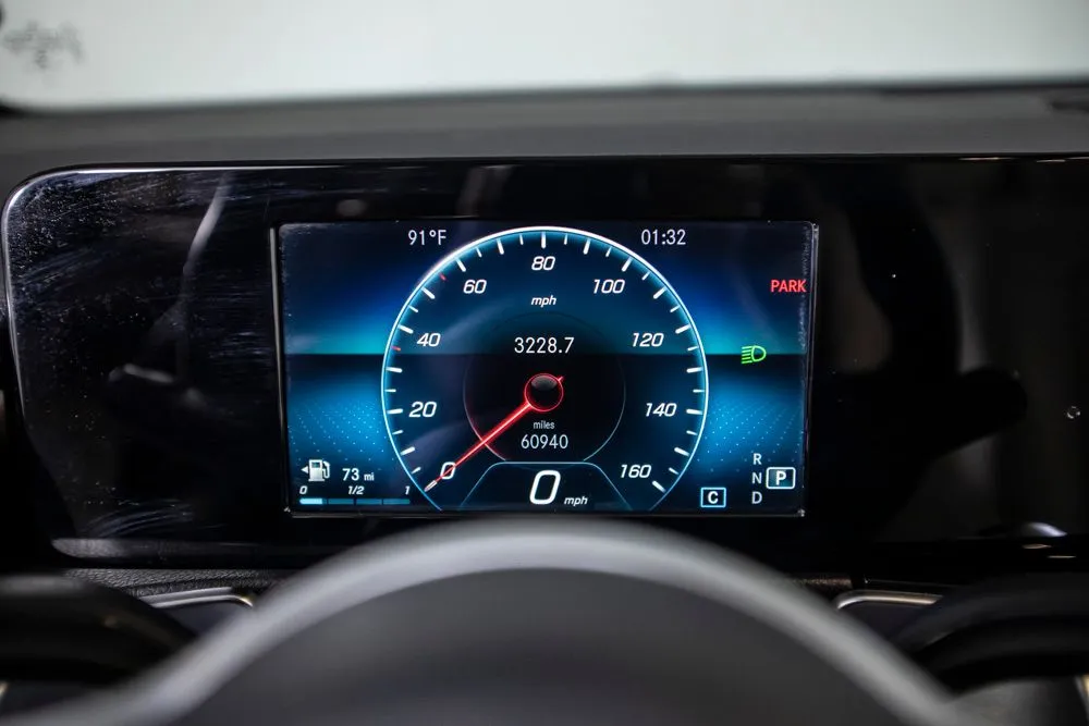Mercedes-Benz GLB photo 22
