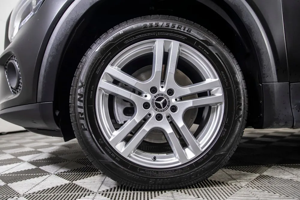 Mercedes-Benz GLB photo 37