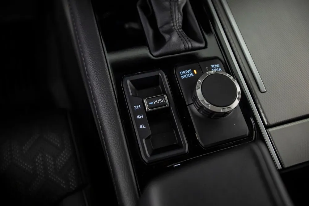 Toyota Sequoia photo 47