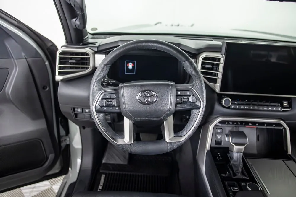Toyota Sequoia photo 29