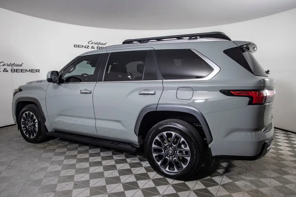 Toyota Sequoia photo 13