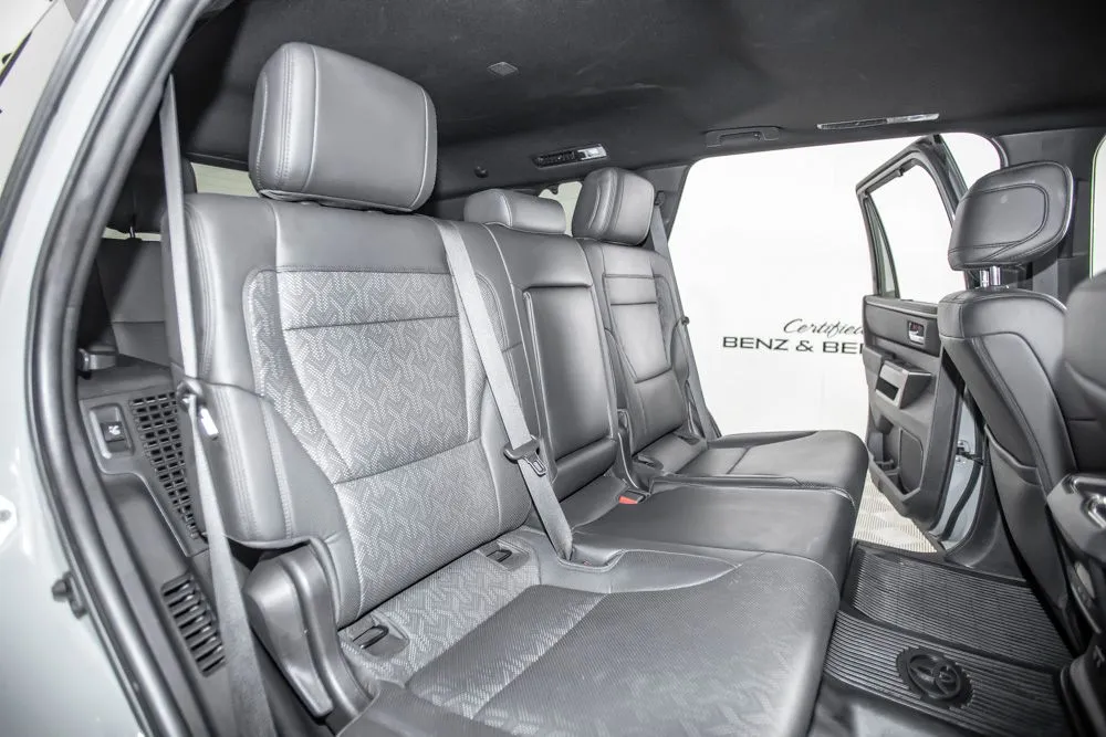 Toyota Sequoia photo 19