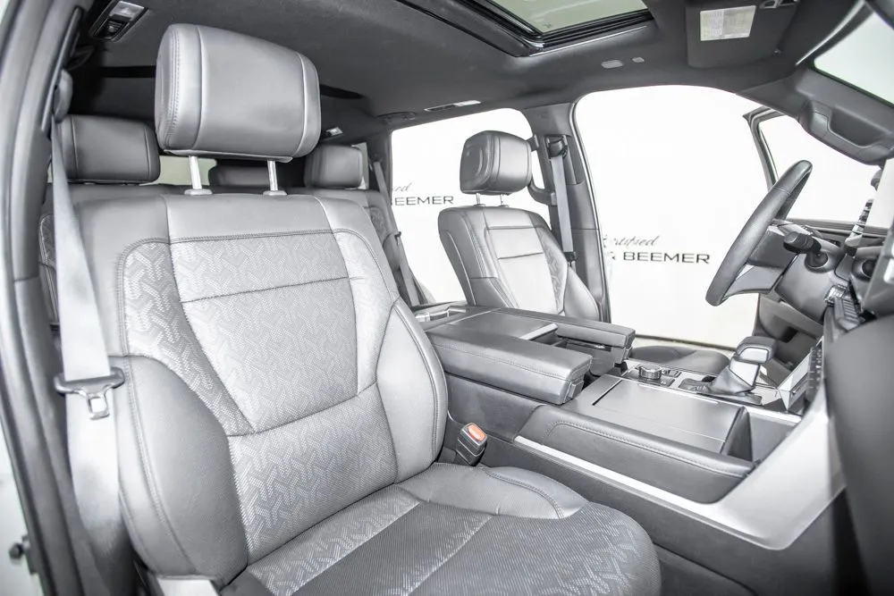 Toyota Sequoia photo 20