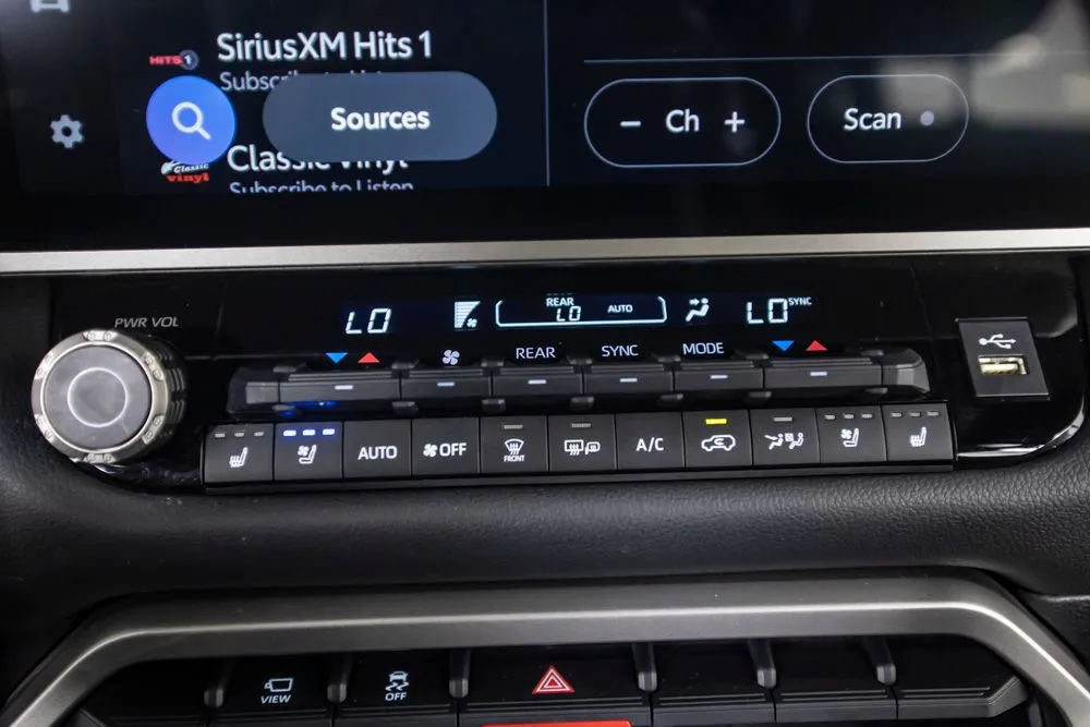 Toyota Sequoia photo 41