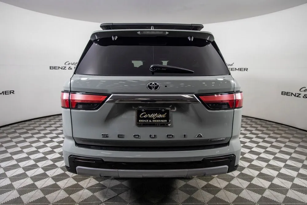 Toyota Sequoia photo 7