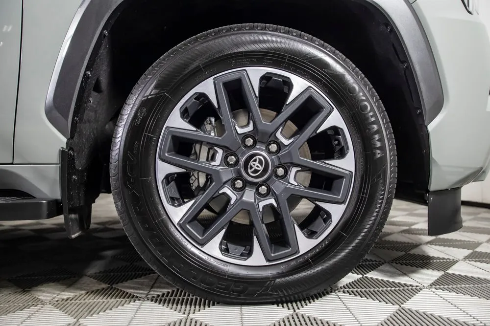 Toyota Sequoia photo 49