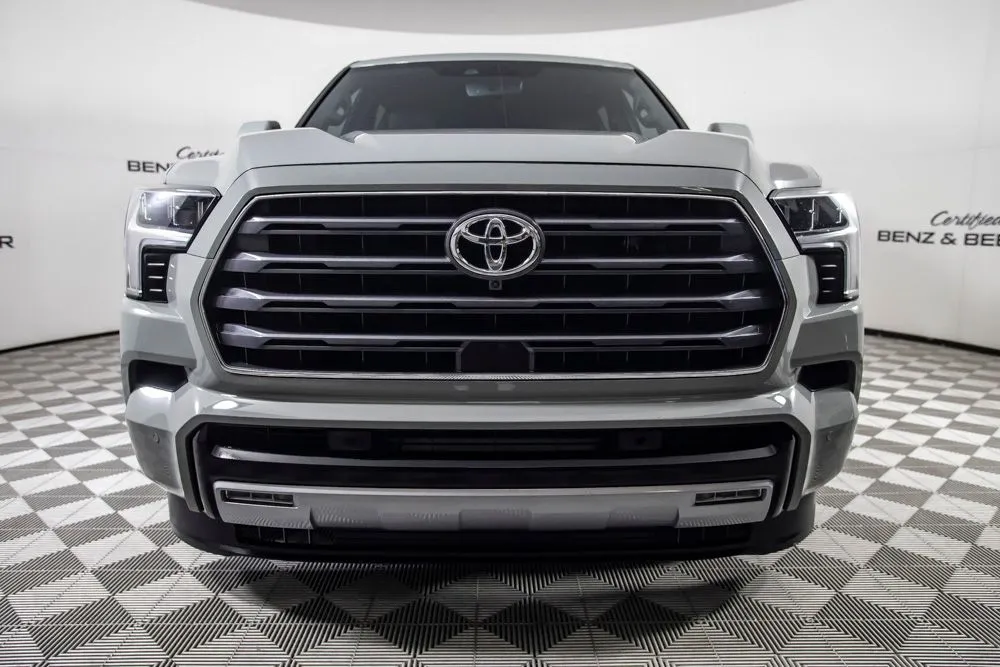 Toyota Sequoia photo 5