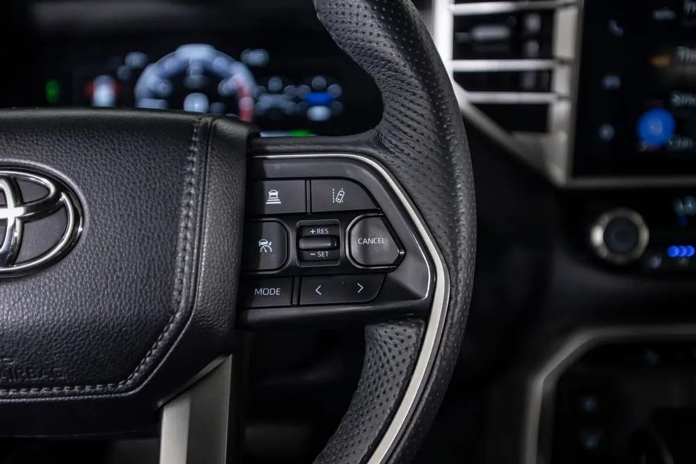 Toyota Sequoia photo 39