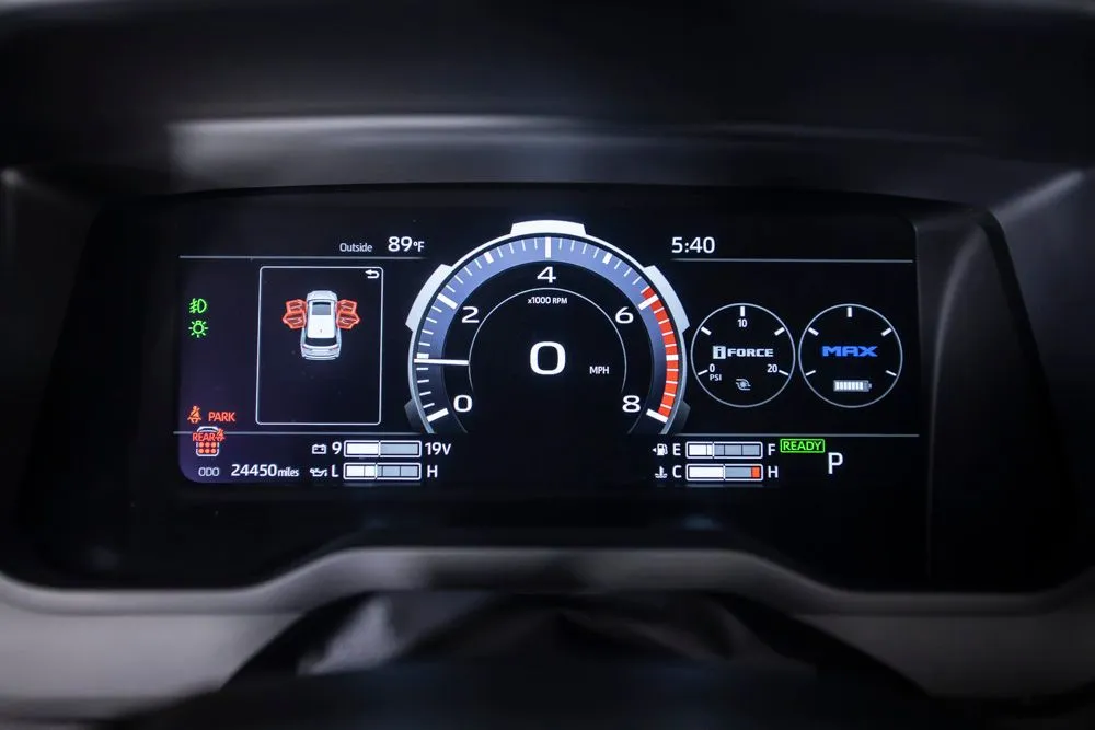 Toyota Sequoia photo 32