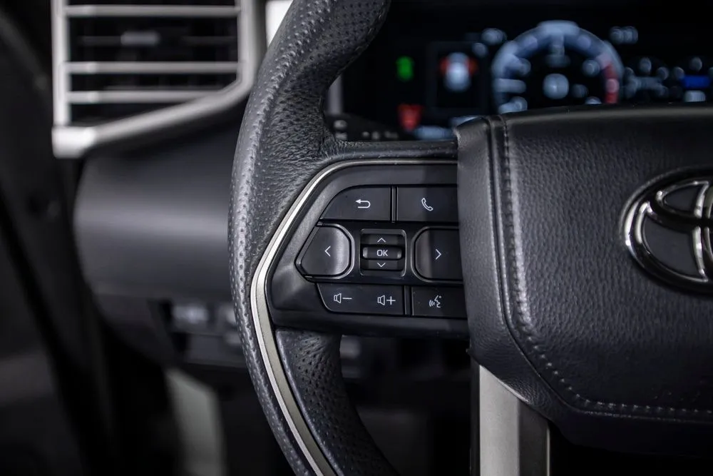 Toyota Sequoia photo 38