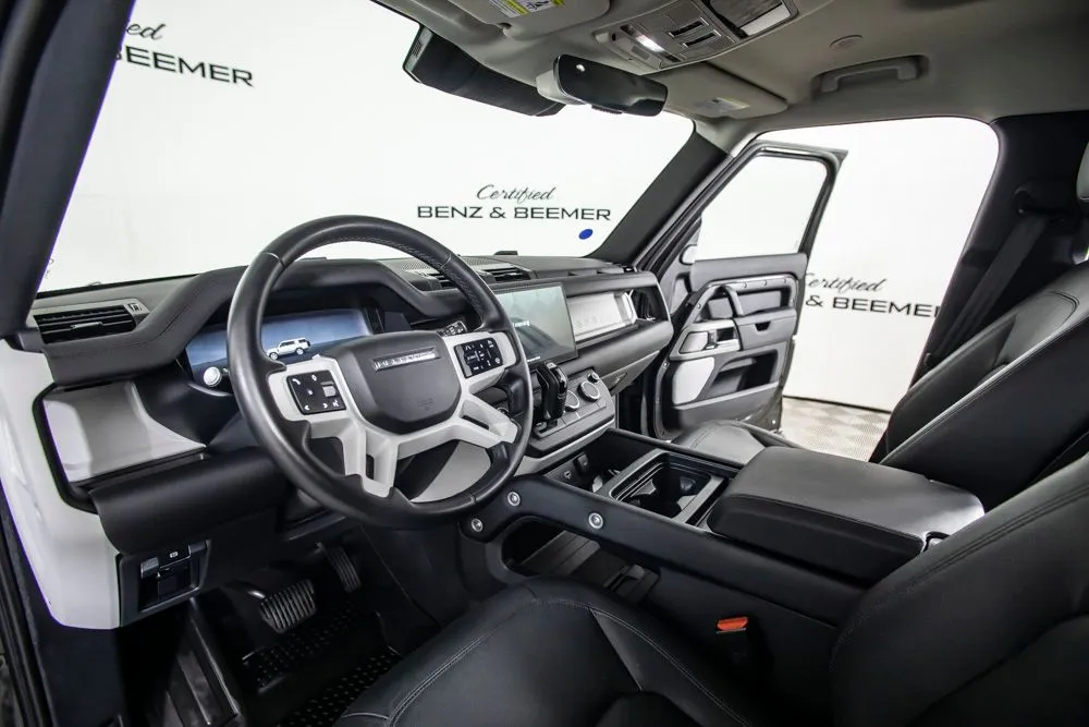 Land Rover Defender photo 23