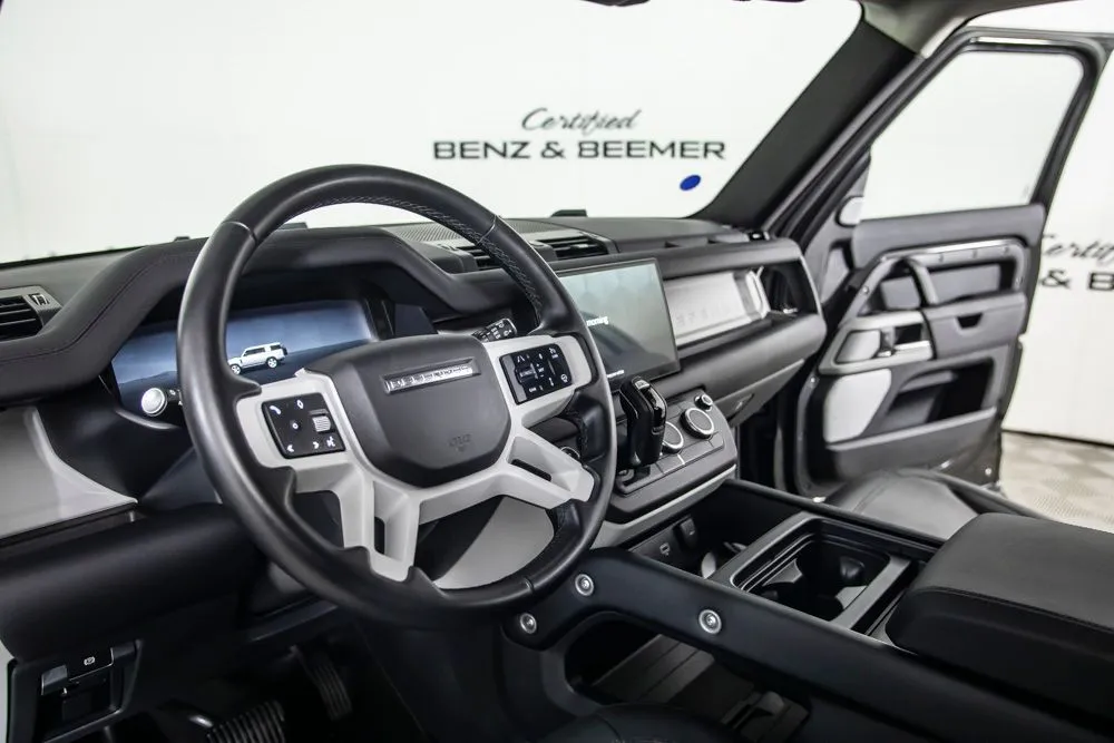 Land Rover Defender photo 25