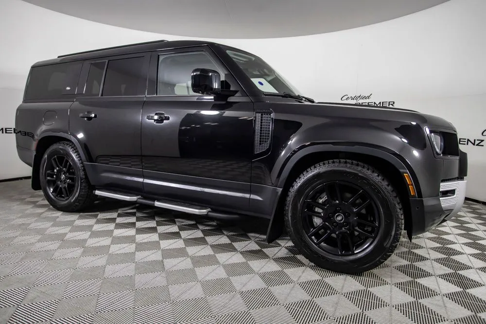 Land Rover Defender photo 2