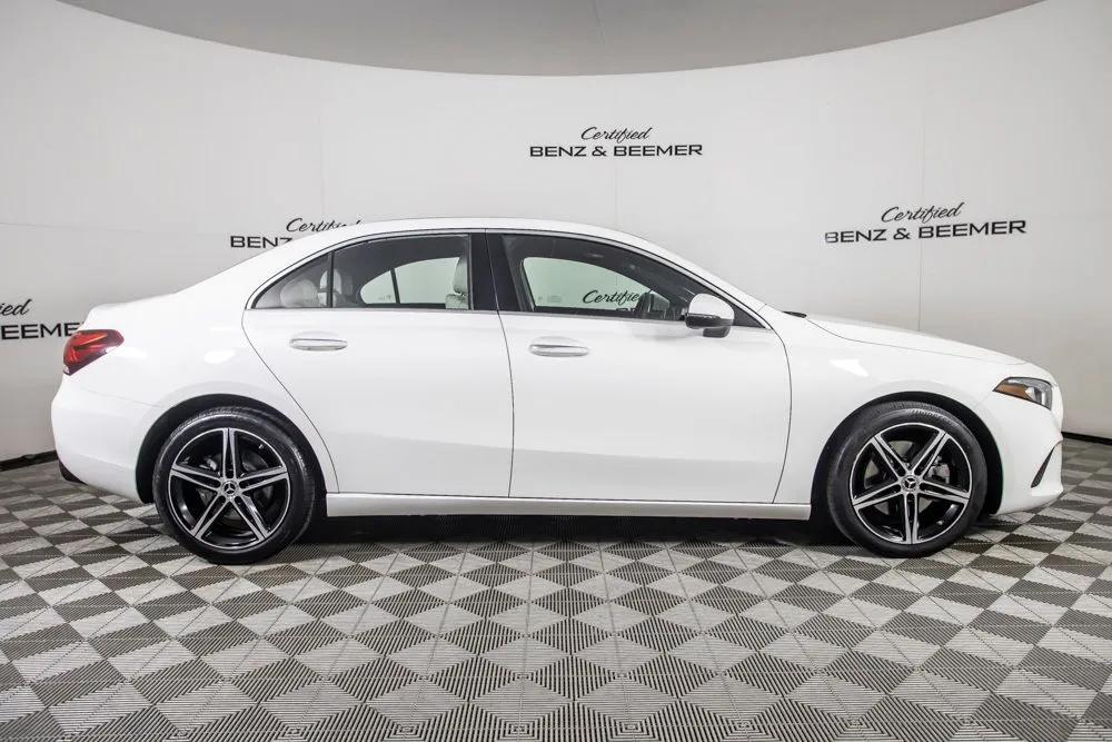 Mercedes-Benz A-Class photo 3